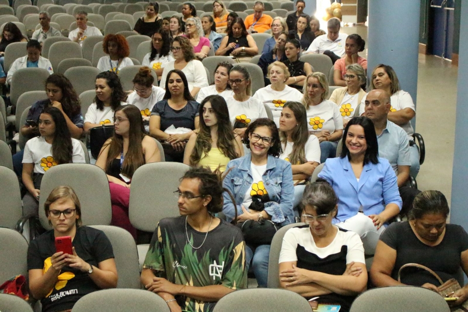 Prefeitura capacita profissionais para fortalecer combate à violência infantil