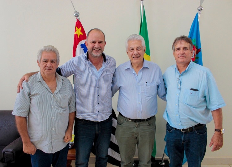 Prefeito José Fernandes recebeu nesta sexta-feira, 17, a visita de cortesia do deputado Federal Arlindo Chinaglia