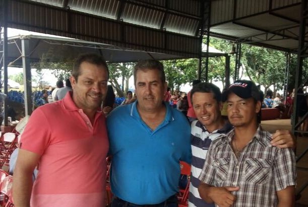 Vice-prefeito visita Cruzália e participa de Festa de Santos Reis