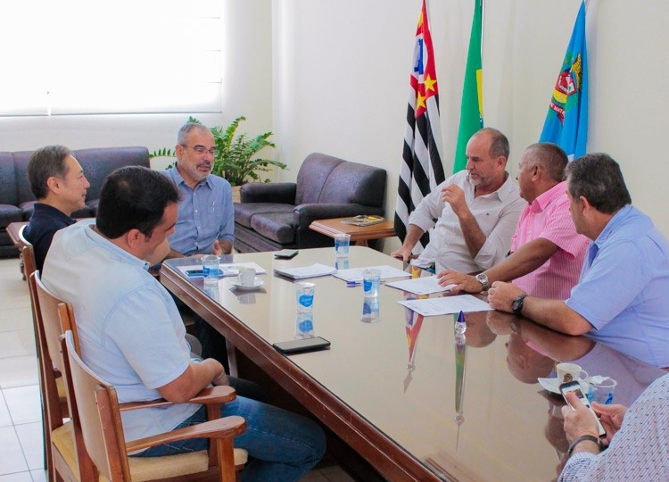 Prefeito e vice recepcionam deputado Federal Walter Ihoshi