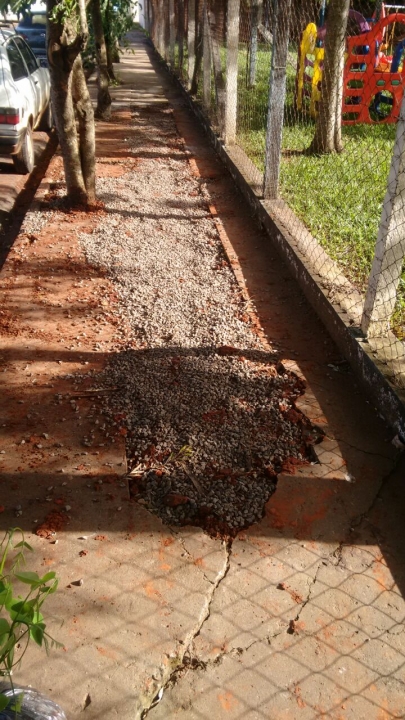 Calçada da EMEIF Judith recebe reparos 