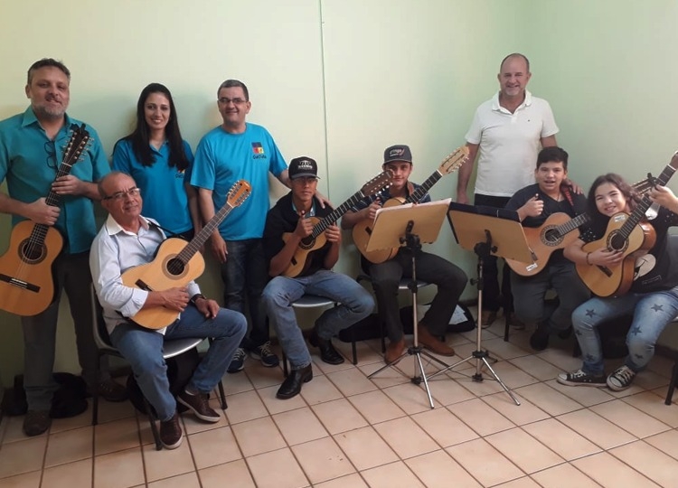 Prefeito visita oficinas do 9º Music Assis