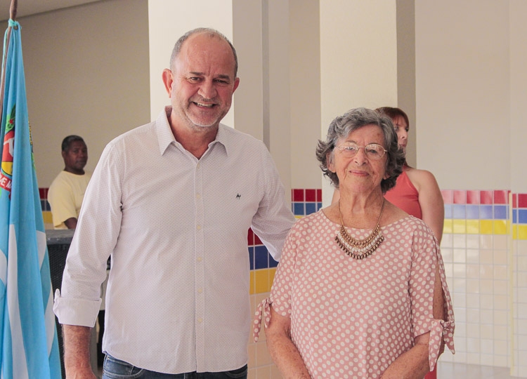 Prefeito de Assis, José Fernandes, e Ivanes Menk, neta de Lucas Thomaz Menk