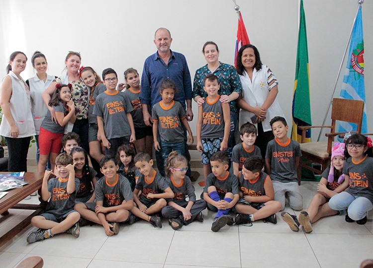 Visita de alunos do Colégio Einstein 