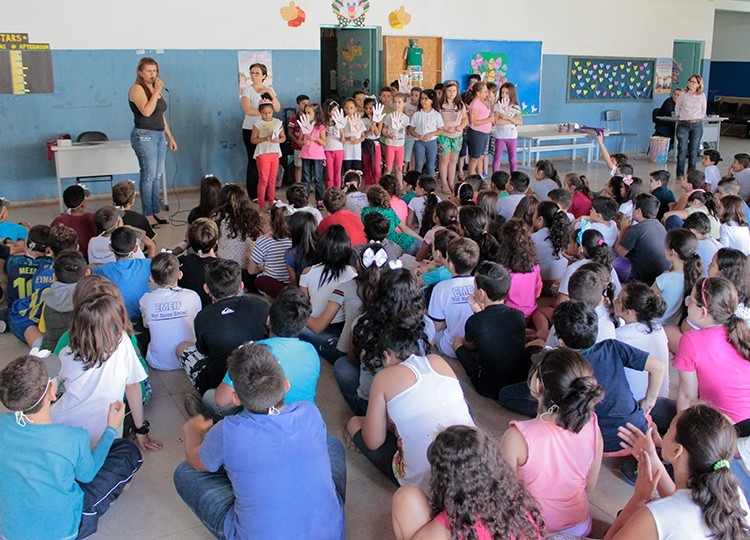 Alunos da escola Manoel Simões