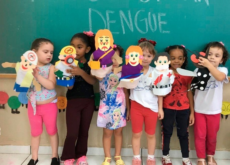 Alunos da escola Maria Amélia