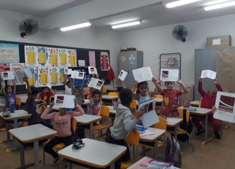 Alunos da escola Maria Amélia
