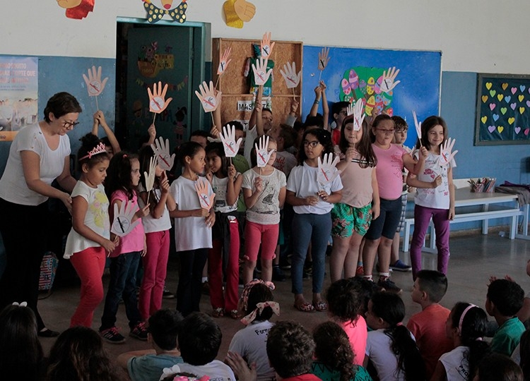 Alunos da escola Manoel Simões
