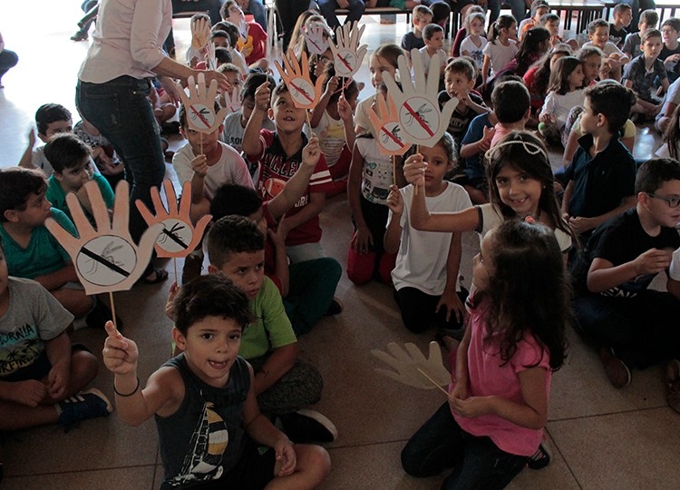 Alunos da escola Manoel Simões