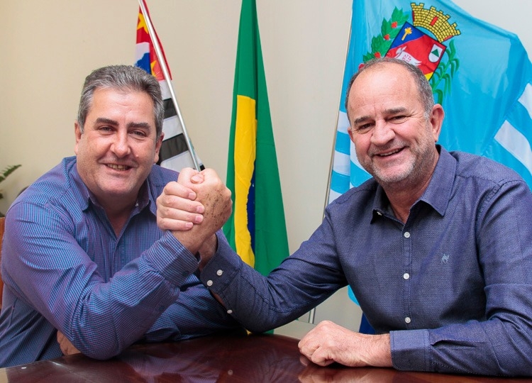 Prefeito e vice felicitam moradores pelo aniversário de Assis