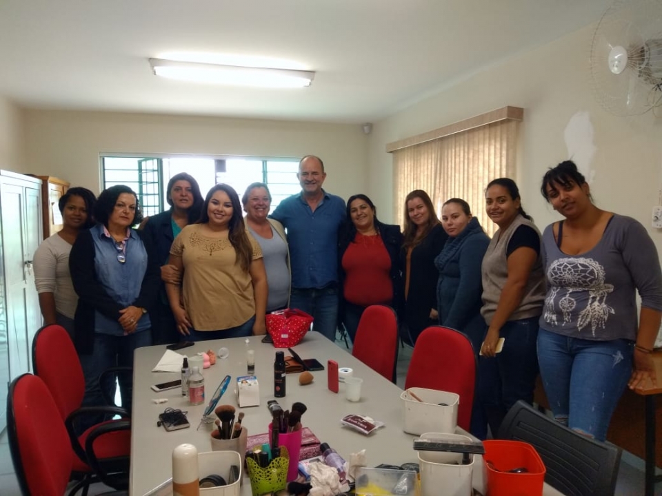 Prefeito visita unidades dos CRAS e do CREAS 