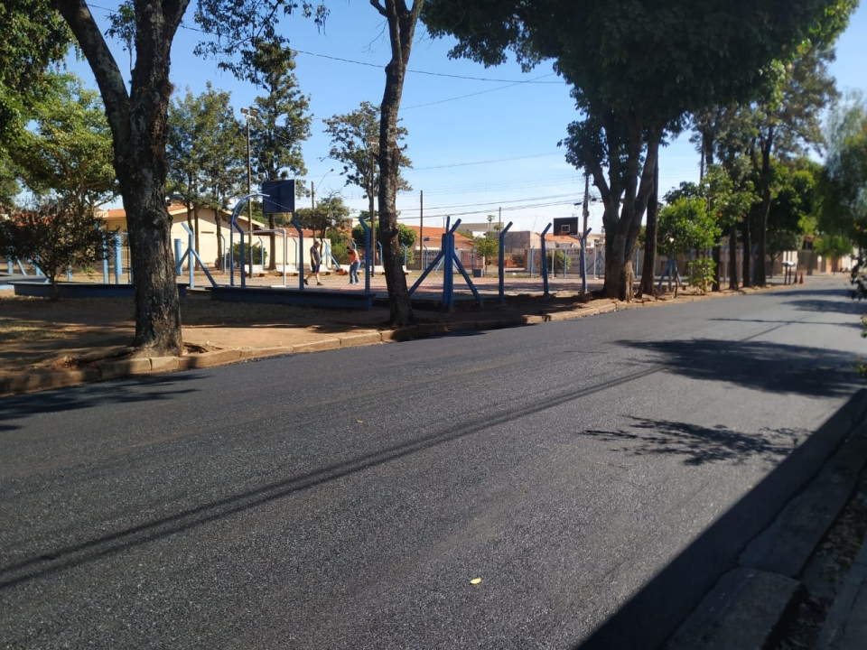 Maior programa de recapeamento da história de Assis, Asfalto para Todos é retomado pelo bairro CECAP