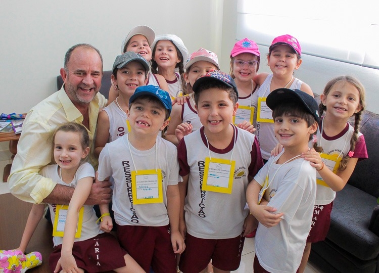 Alunos do Colégio Santa Maria visitam prefeito José Fernandes e seu vice Márcio Veterinário