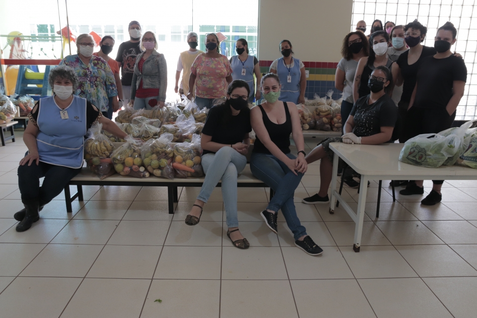 Prefeitura já entregou aproximadamente 5 toneladas de hortifruti para as famílias dos alunos da Rede Municipal de Ensino