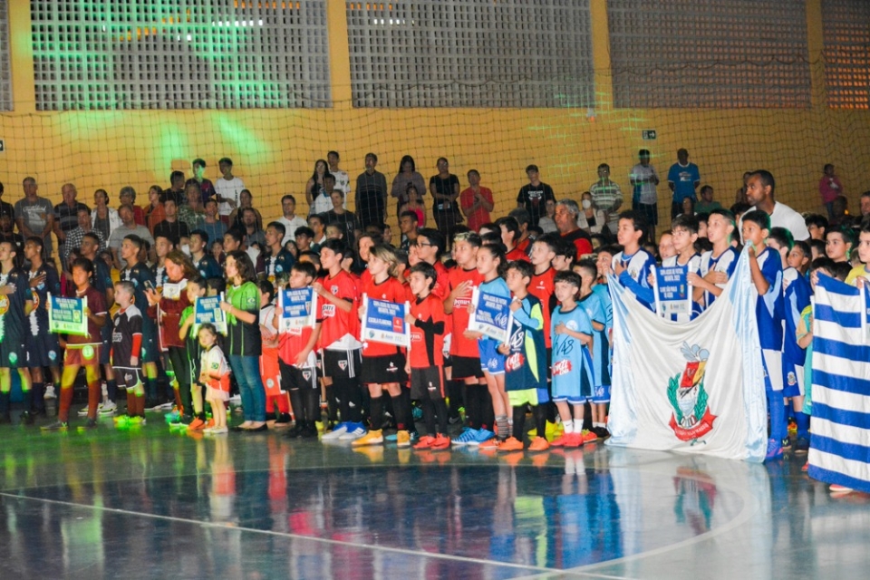 ESPORTE EM MOVIMENTO: Cerimônia de Abertura da 34ª Copa Assis de Futsal Infantil emociona público
