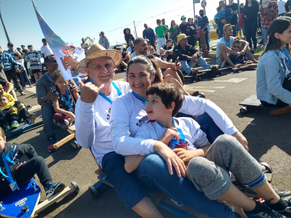 ESPORTE EM MOVIMENTO: 2ª Descida de Carrinho de Rolimã reúne centenas participantes