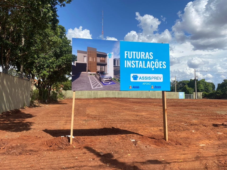 Prefeito participa do lançamento da pedra fundamental da sede própria do AssisPrev