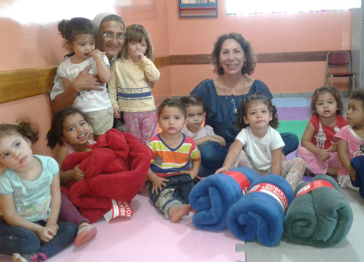 Fundo Social doa cobertores à Casa da Criança