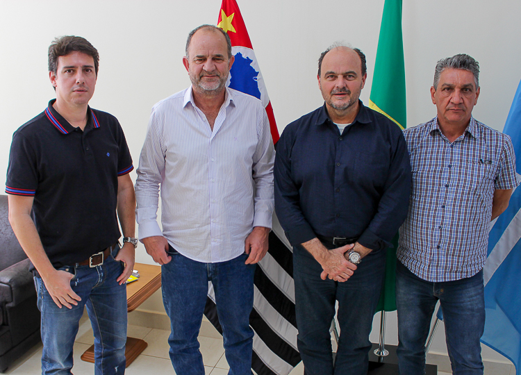 Prefeito de Assis recebe visita do Deputado Estadual Ricardo Madalena