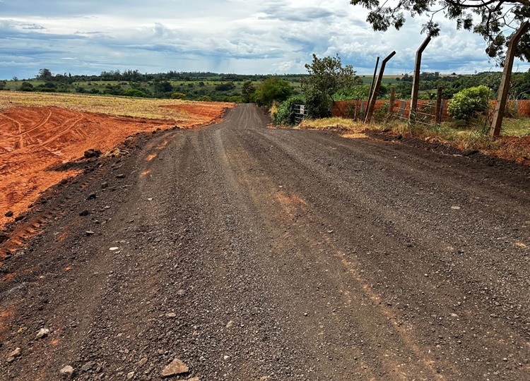 Prefeitura de Assis investe na infraestrutura de vicinais e estradas rurais