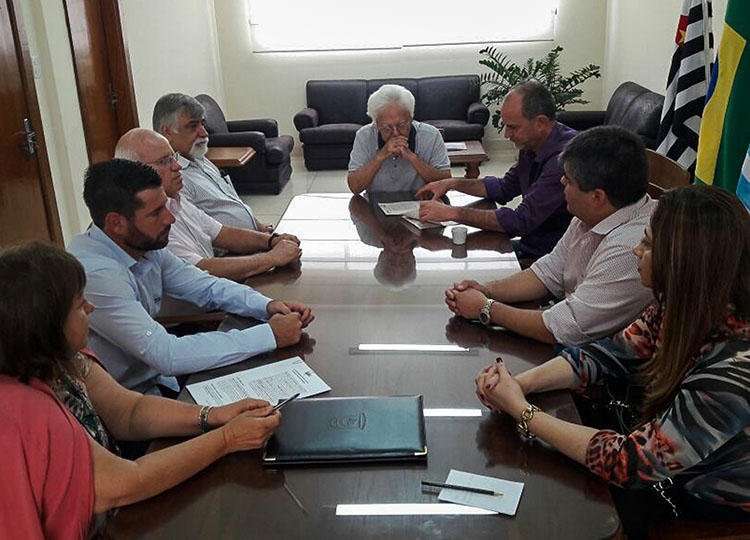 Prefeitura assina convênio de R$ 2.050.000,00 para Assistência Médica Especializada da Santa Casa