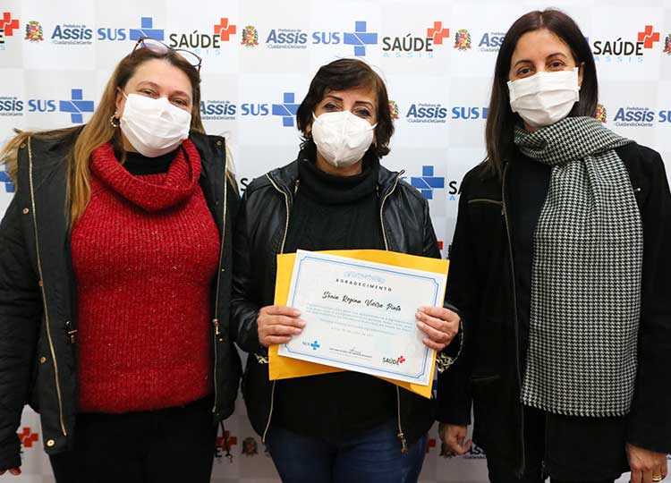 Servidores da Saúde recebem mensagem de agradecimento no ato da aposentadoria como reconhecimento 
