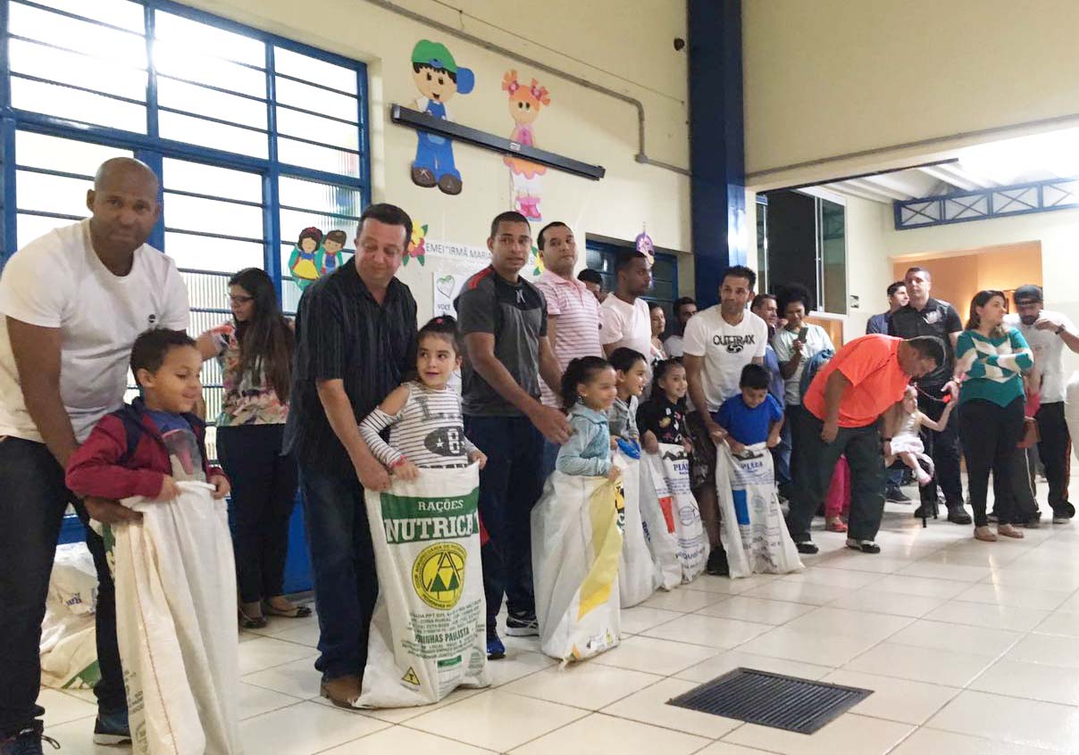Escola promove gincana entre pais e filhos
