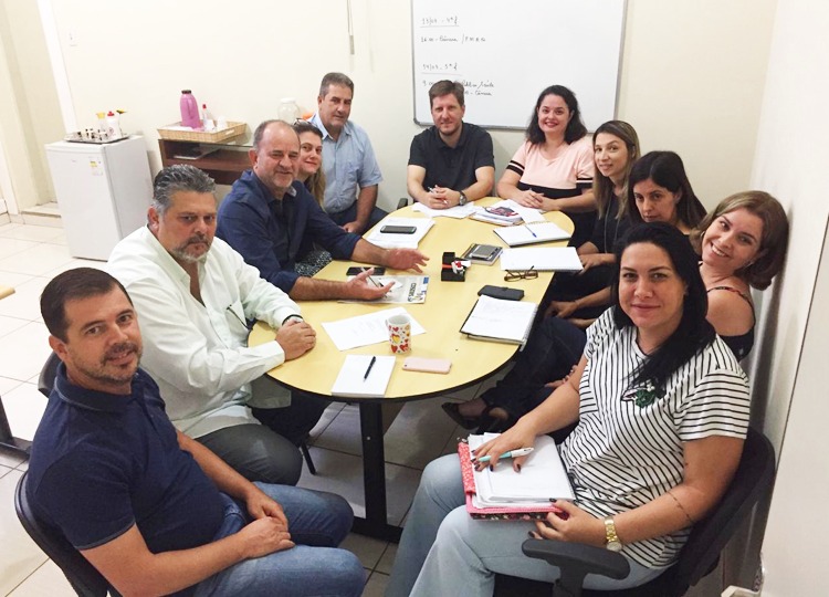 Prefeito José Fernandes implanta novo modelo de gestão na Saúde