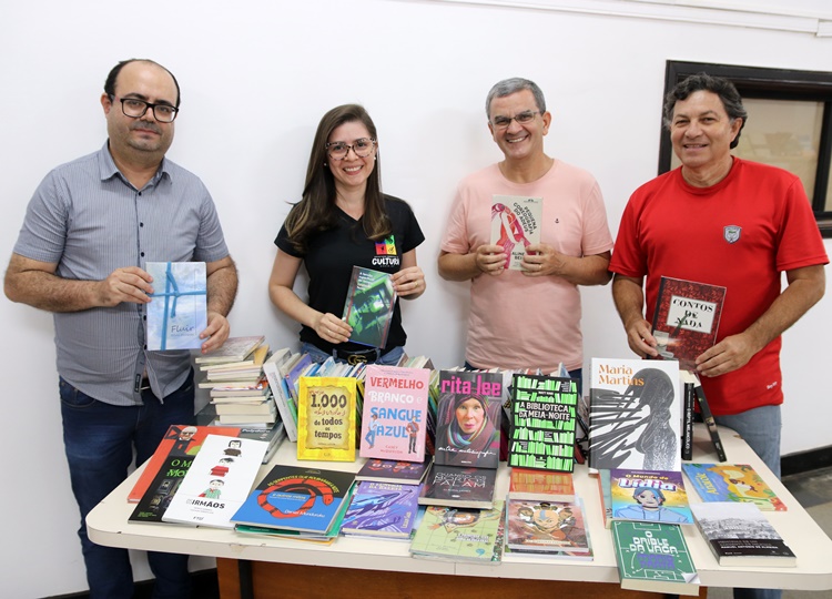 Biblioteca Pública Municipal de Assis enriquece seu acervo com doação do SISEB
