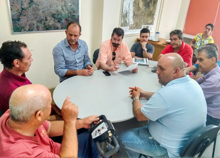 Prefeito se reúne com representantes do GAPED