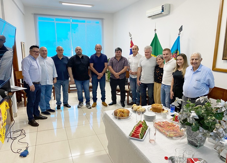 Cervejaria Malta: Prefeito José Fernandes se reúne com gestores e empresários para garantir a continuidade da produção e empregos