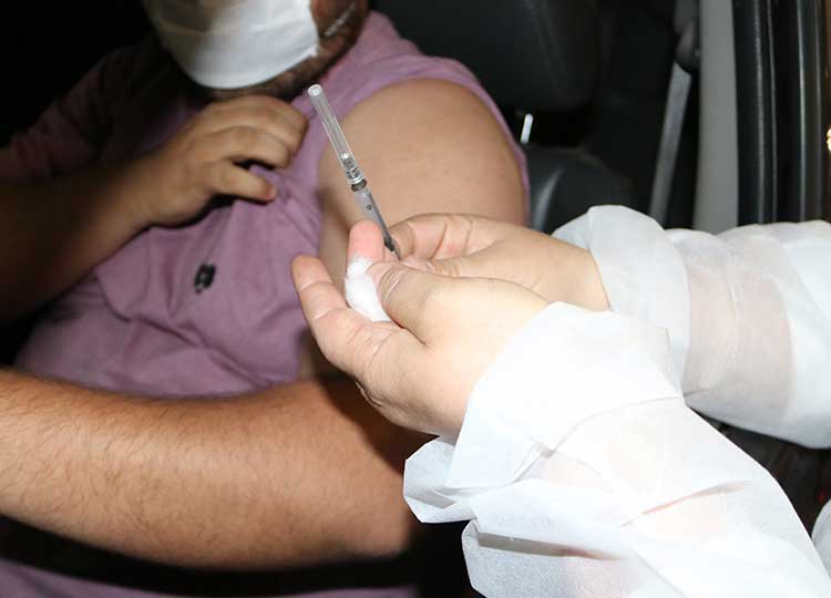 25,7% da população entre 15 e 54 anos não foram tomar a 2ª dose da vacina contra COVID-19