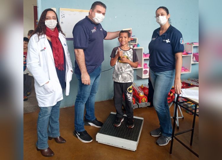 PROGRAMA SAÚDE NA ESCOLA: Prefeitura realiza a antropometria (medicação de peso e altura - IMC) dos alunos da rede municipal de ensino