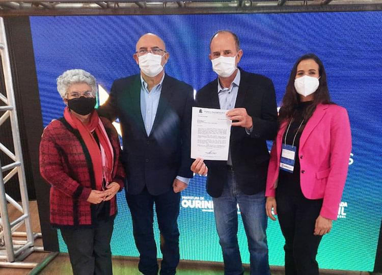 Prefeito e Secretária apresentam pleitos ao Ministro da Educação para Assis