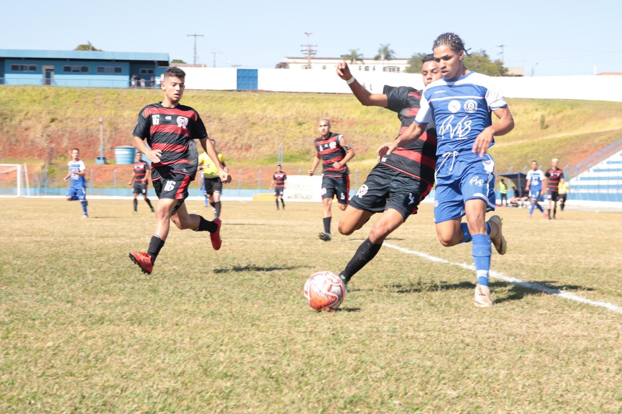 Disputa acirrada não garantiu vitória para o futebol masculino de Assis