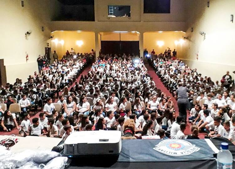 Proerd realiza formatura de alunos municipais