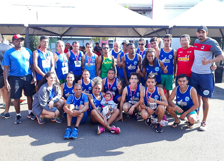 Atletismo de Assis conquista 8 troféus em corrida