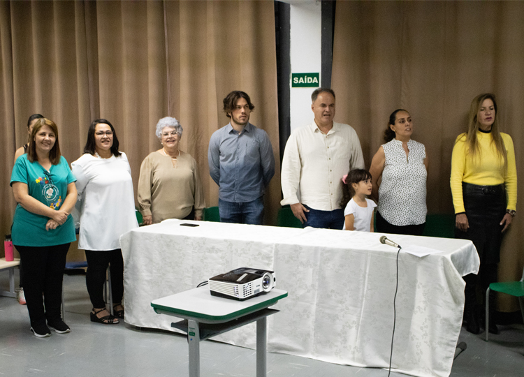 Secretária da Educação participa de reunião de pais e solenidade na EMEI Prof. Paulo Matioli