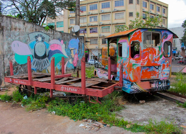 Trenzinho é retirado da Estação Parada das Artes para ser restaurado