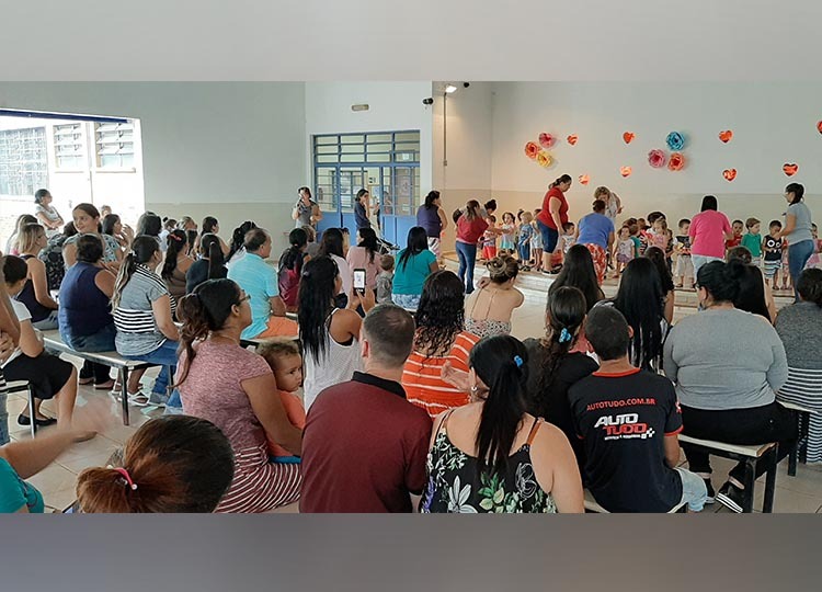 Escola Mafalda Salotti celebra Dia das Mães