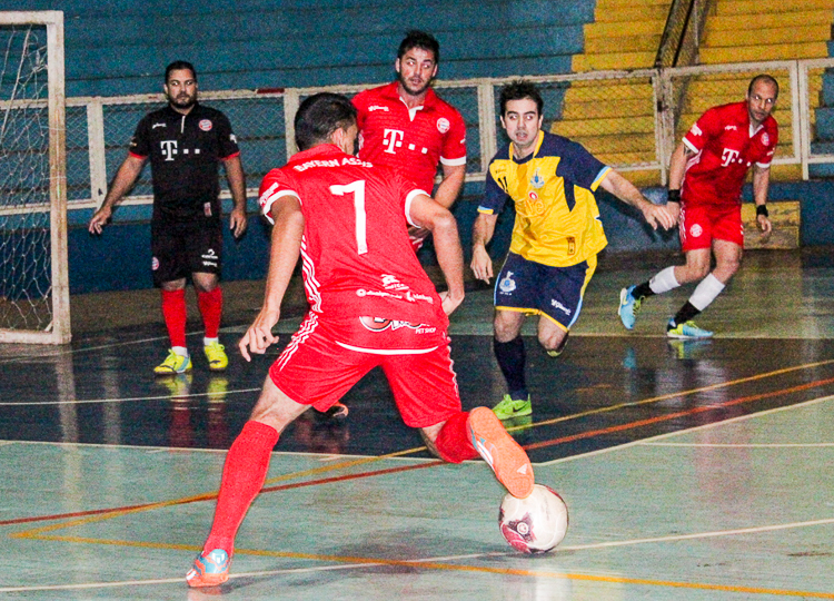 Copa do Comércio de Futsal teve início segunda-feira, no Jairão