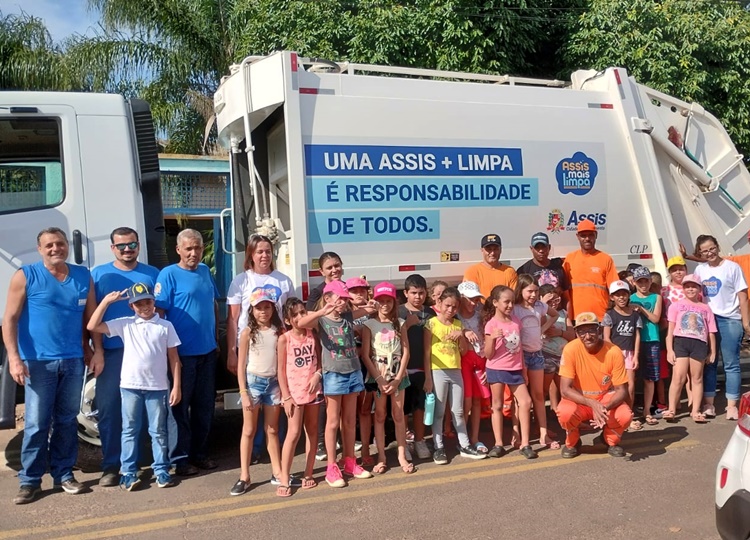 Prefeitura realiza caminhada ‘Todos Pela Limpeza’ com alunos da rede municipal