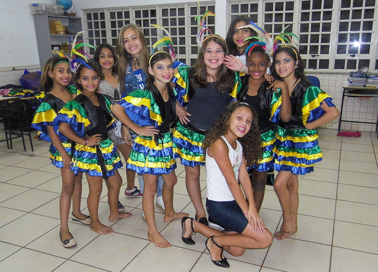 Escola João Luís promove Feira Folclórica