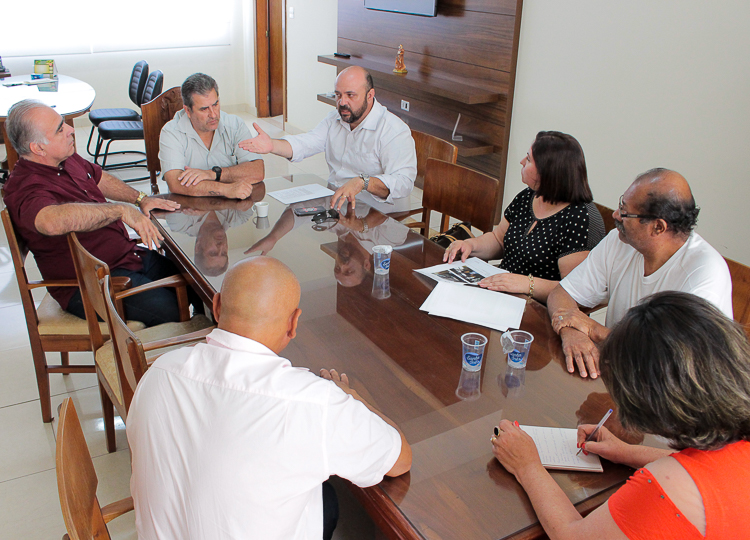 Sindicato, Prefeitura e Legislativo discutem situação da empresa de transporte coletivo urbano de Assis