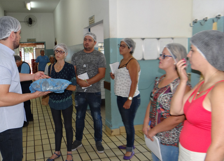 Conselheiros da Educação visitam Cozinha Piloto