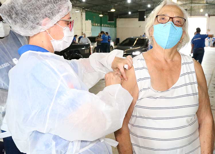 SAÚDE EM MOVIMENTO: Professores, pessoas portadoras de deficiência e com comorbidades poderão tomar a vacina contra gripe a partir de segunda-feira, 9