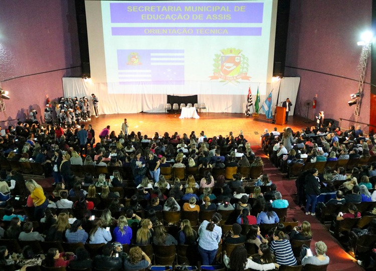 Abertura da III Orientação Técnica reúne 1.500 professores da Educação Municipal