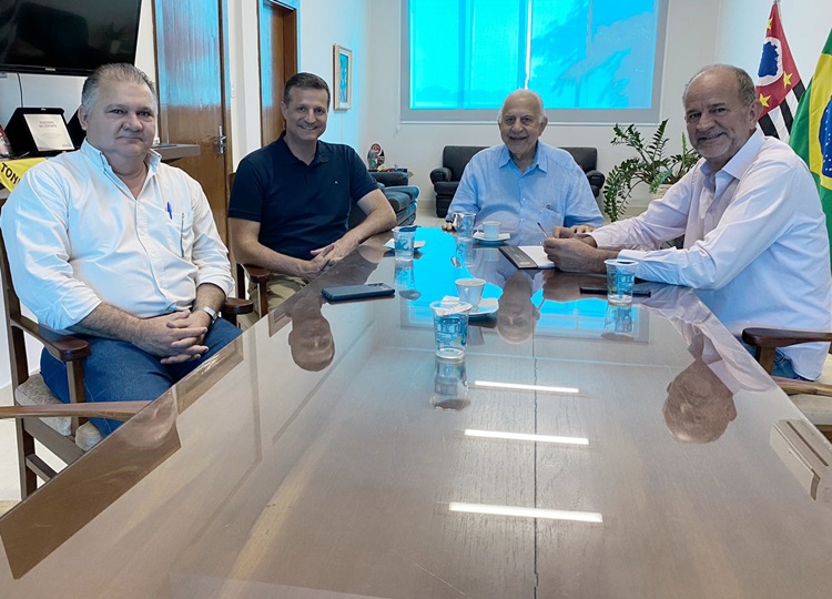 Diretores da Stylux visitam Prefeitura para avaliar projetos de iluminação