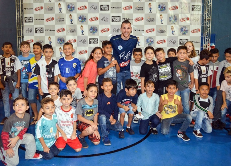ESPORTE EM MOVIMENTO: Torneio PV48 de futebol terá a presença do goleiro Paulo Victor, neste sábado, 04