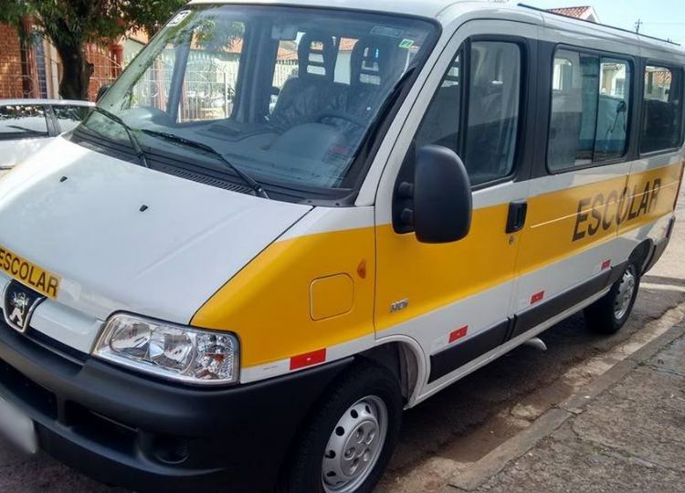 Departamento de Trânsito realiza inspeção em vans escolares